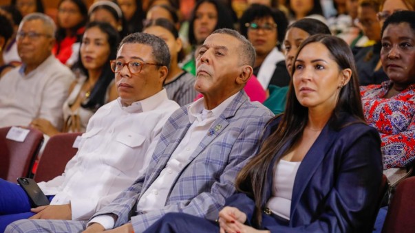 PARTE DEL PUBLICO DURANTE CAPACITCION 2