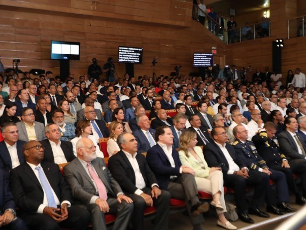 PUBLICO DEL LIBRO MINISTRO