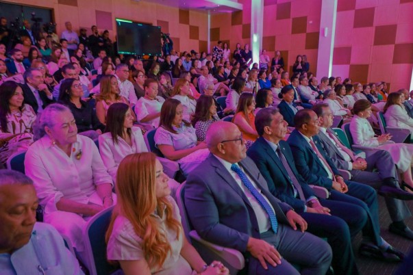 PUBLICO DE ACTO A LA MUJER PUBLICO DE ACTO A LA MUJER