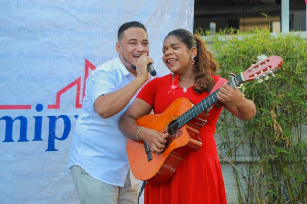 Cantante De La Celebracion