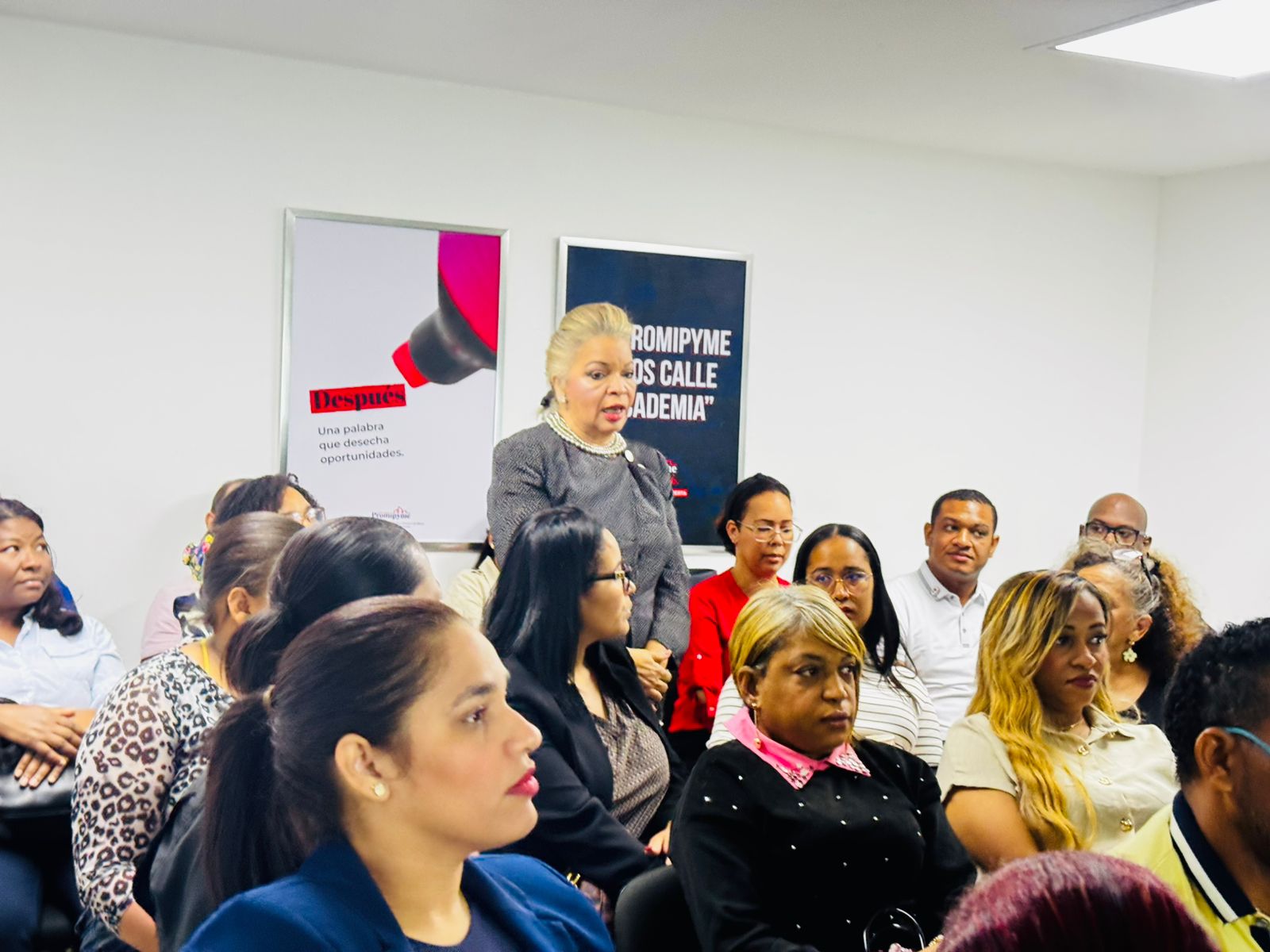 publico en luperon, oficina